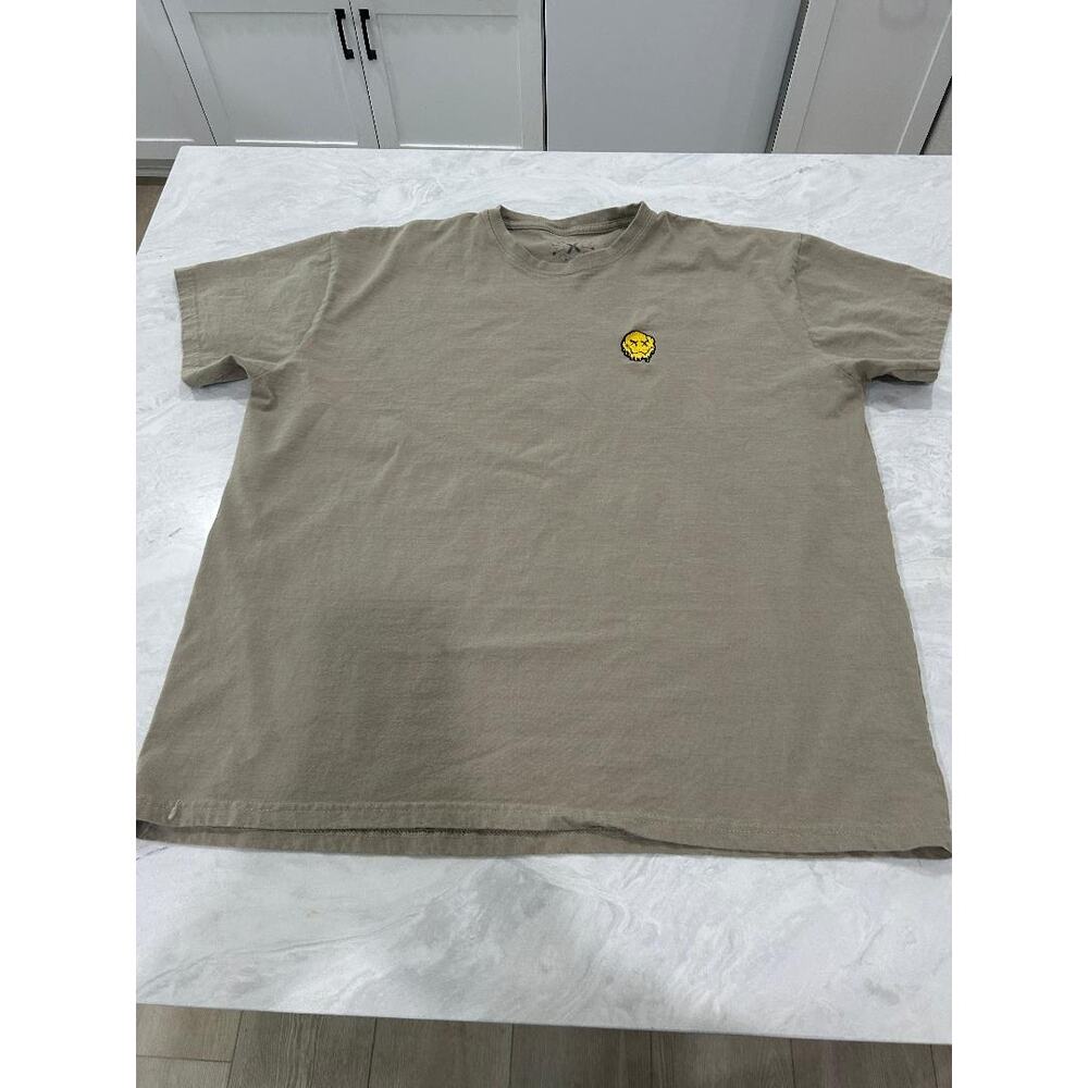 East West T-Shirt 2XL with smiley patch
